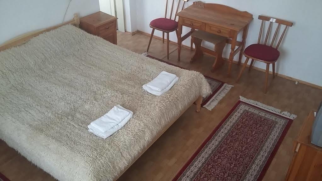 Guest Rooms Metaksinovi Tsjepelare Buitenkant foto