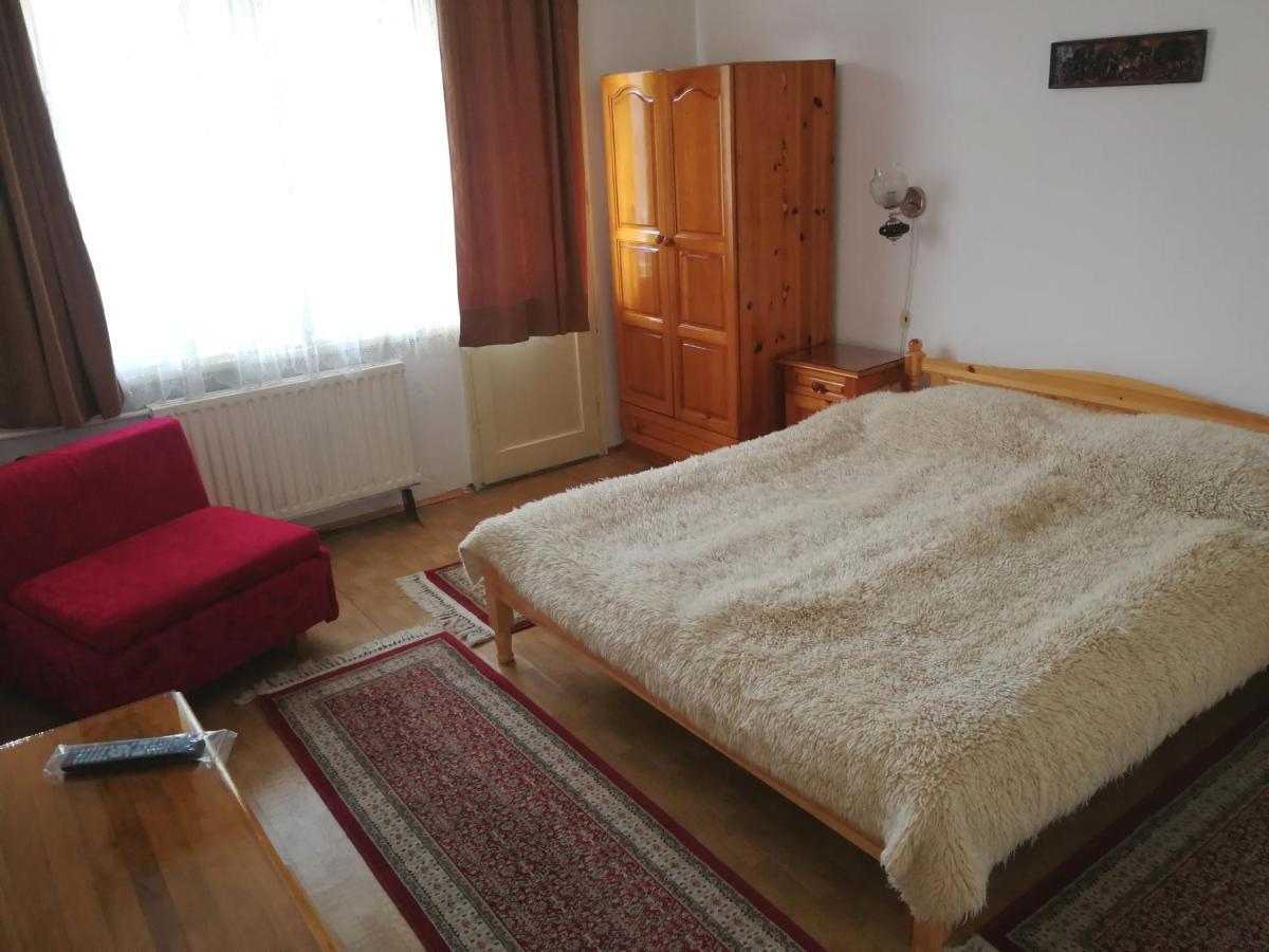 Guest Rooms Metaksinovi Tsjepelare Buitenkant foto