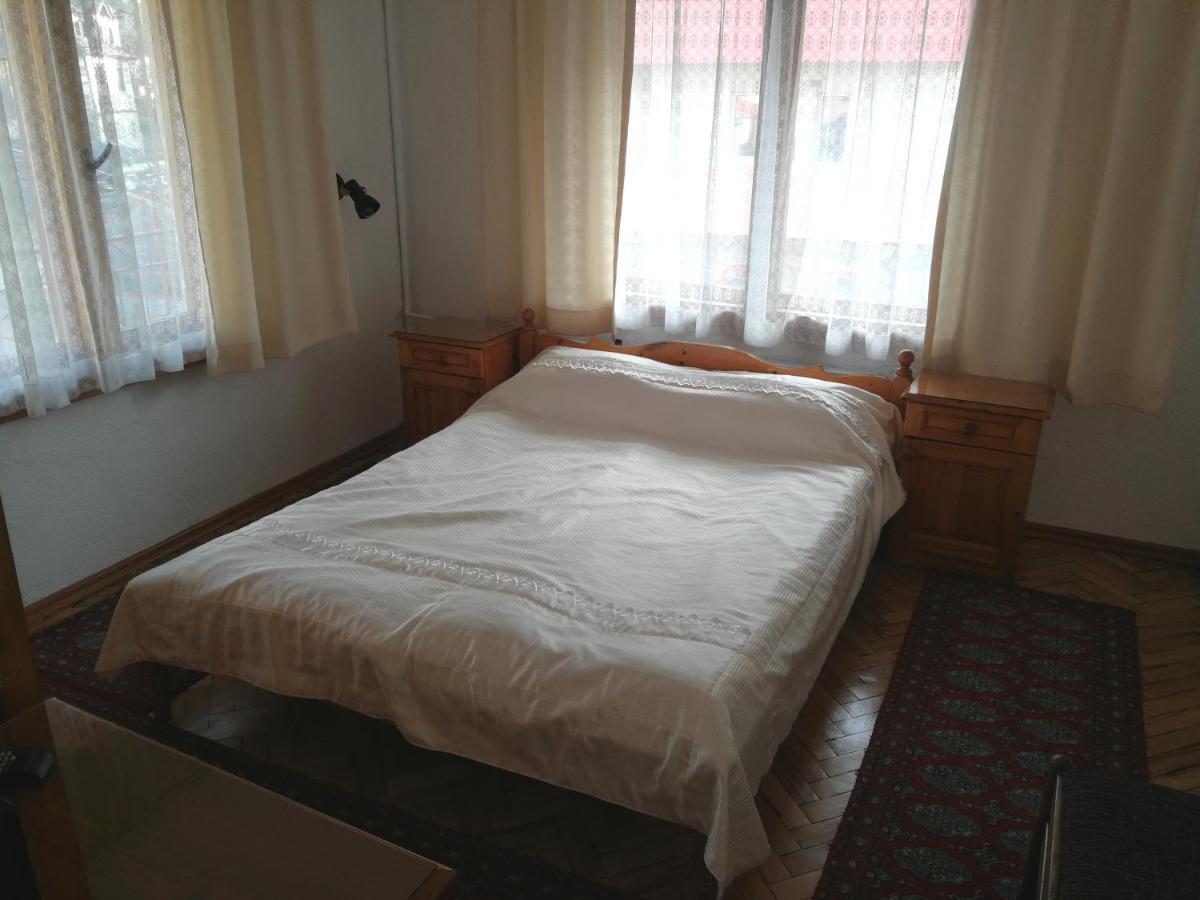 Guest Rooms Metaksinovi Tsjepelare Buitenkant foto